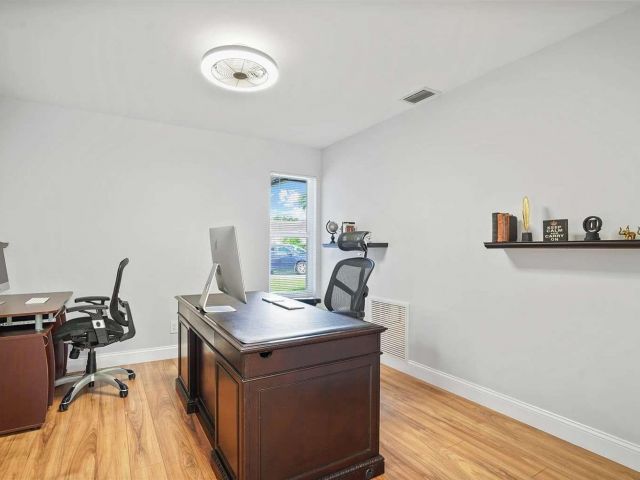 Продажа дома по адресу 21661 Sonoma Ct - фото 5969710