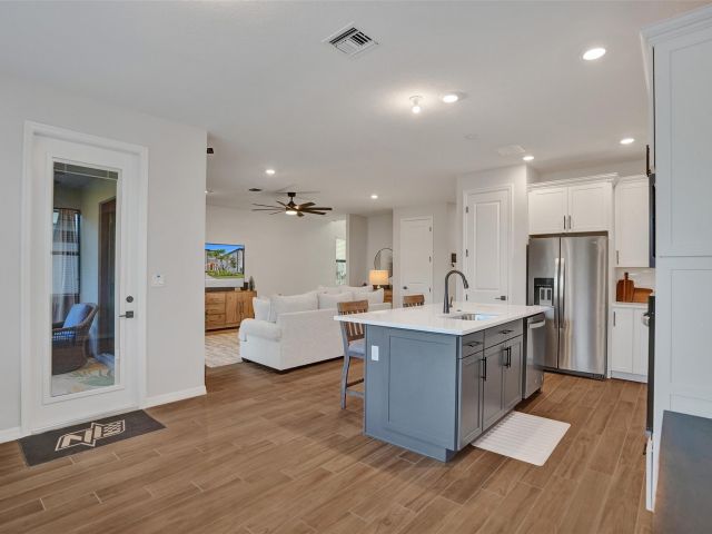 Продажа дома по адресу 4422 S Silverwood Ln - фото 5893391