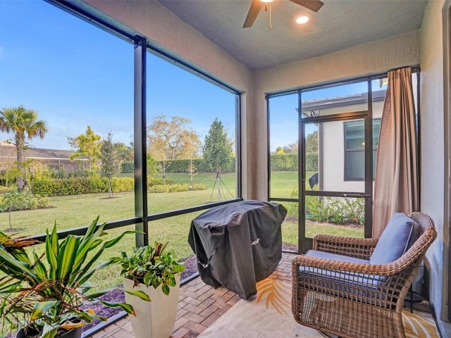 Продажа дома по адресу 4422 S Silverwood Ln - фото 5893399