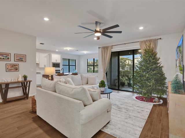 Продажа дома по адресу 4422 S Silverwood Ln - фото 5893405