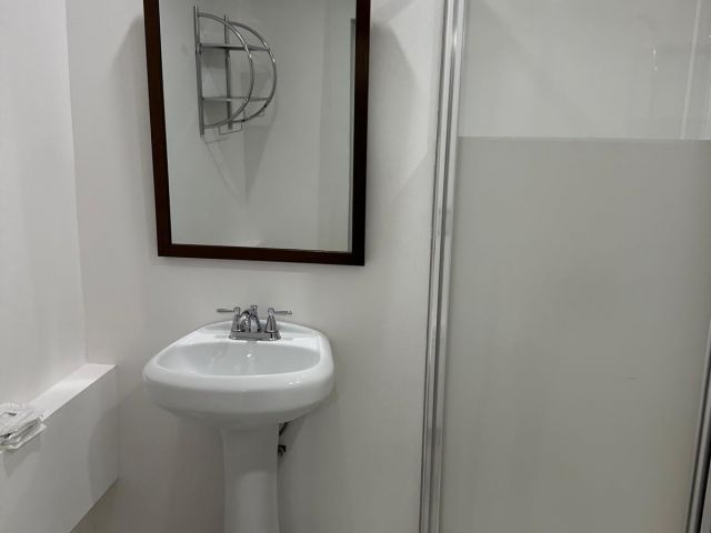 Продажа дома по адресу 2365 NW 68th Street - фото 6513734