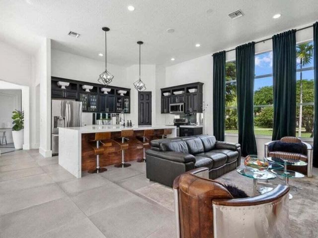 Продажа дома по адресу 8163 Lakeview Drive - фото 5750397