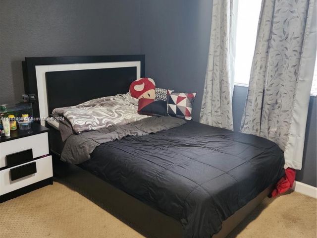 Продажа дома по адресу 229 NE 36th Ter - фото 6009574