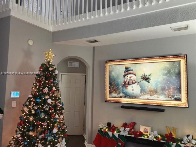 Продажа дома по адресу 229 NE 36th Ter - фото 6009579