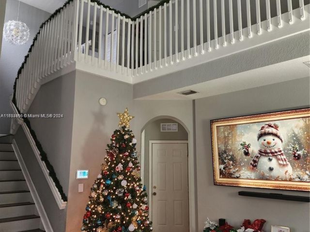 Продажа дома по адресу 229 NE 36th Ter - фото 6009581