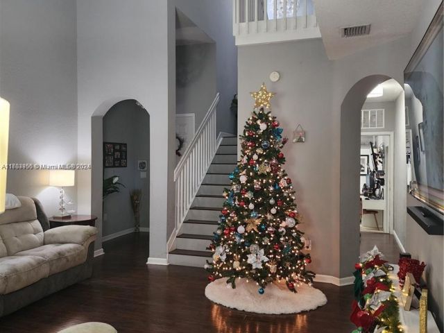 Продажа дома по адресу 229 NE 36th Ter - фото 6009583