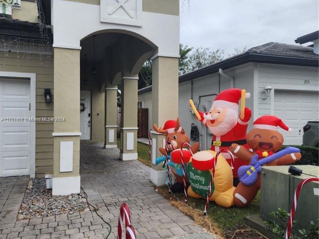 Продажа дома по адресу 229 NE 36th Ter - фото 6009588