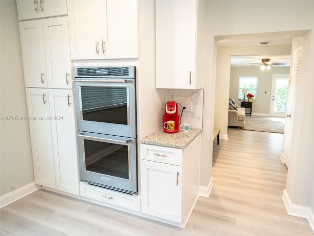 Продажа дома по адресу 2230 SW 60th Ct - фото 5813763