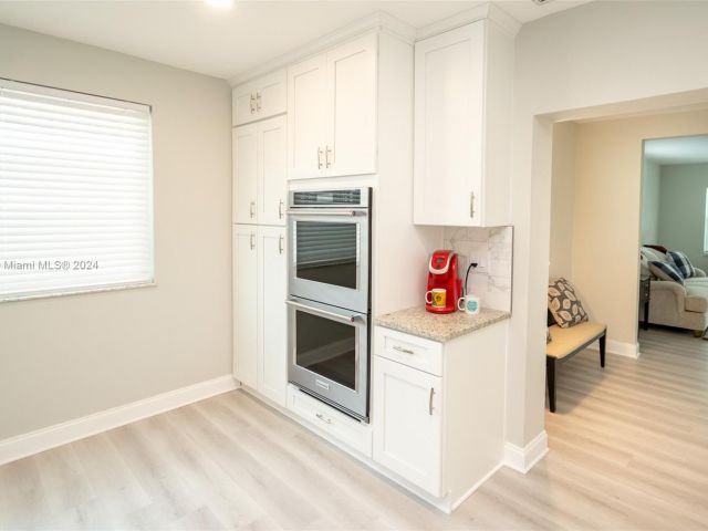 Продажа дома по адресу 2230 SW 60th Ct - фото 5813764