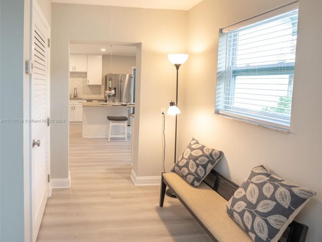 Продажа дома по адресу 2230 SW 60th Ct - фото 5813767