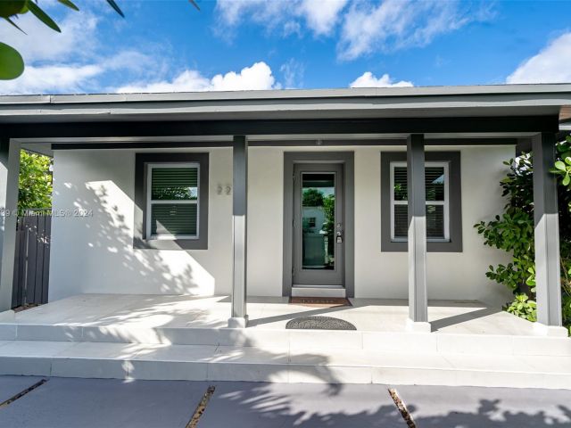 Продажа дома по адресу 2230 SW 60th Ct - фото 5813775