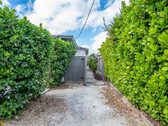 Продажа дома по адресу 2230 SW 60th Ct - фото 5813777