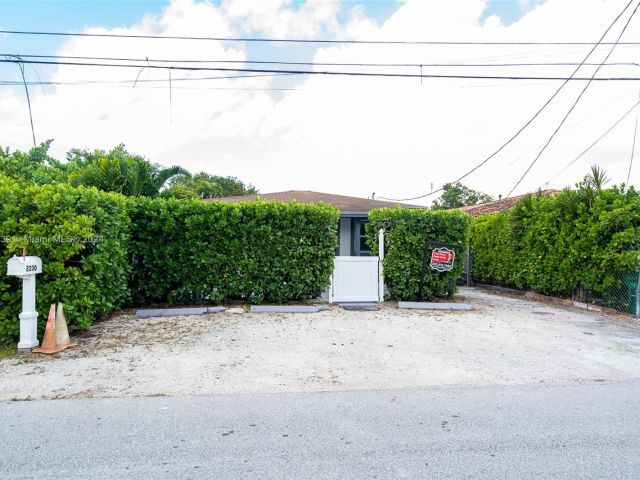 Продажа дома по адресу 2230 SW 60th Ct - фото 5813778