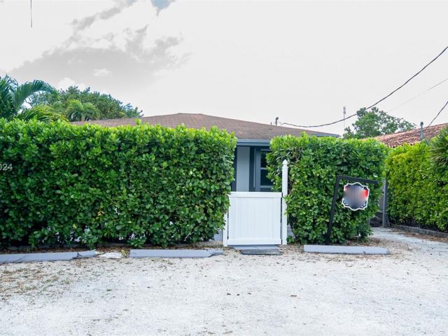 Продажа дома по адресу 2230 SW 60th Ct - фото 5813779