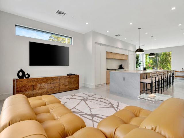 Дом в аренду по адресу 1901 Dock Street - фото 6513970