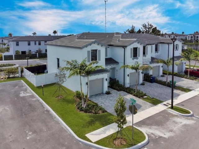 Продажа дома по адресу 20366 NW 4th Path 20366 - фото 5575978