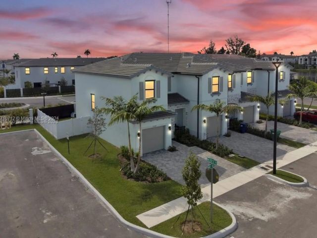 Продажа дома по адресу 20366 NW 4th Path 20366 - фото 5575979