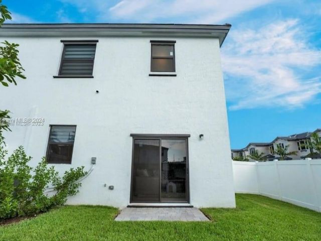 Продажа дома по адресу 20366 NW 4th Path 20366 - фото 5575982