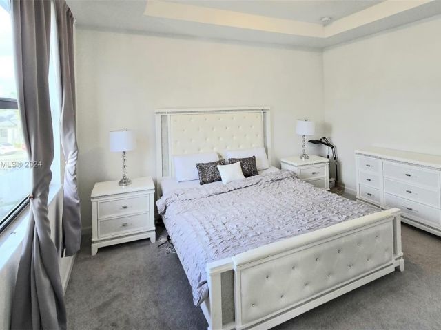 Продажа дома по адресу 20366 NW 4th Path 20366 - фото 5575990