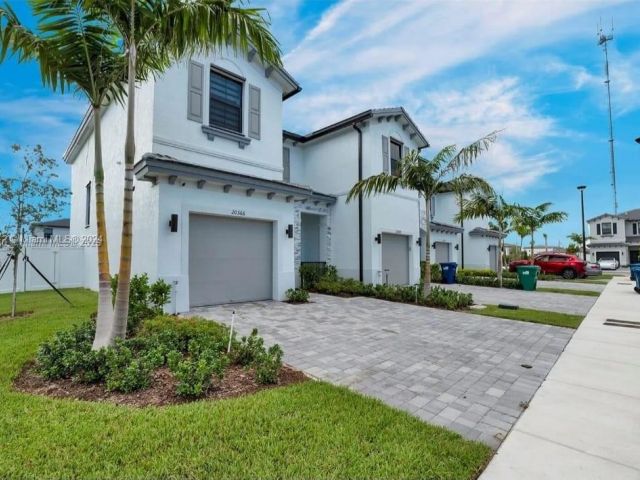 Продажа дома по адресу 20366 NW 4th Path 20366 - фото 5575995