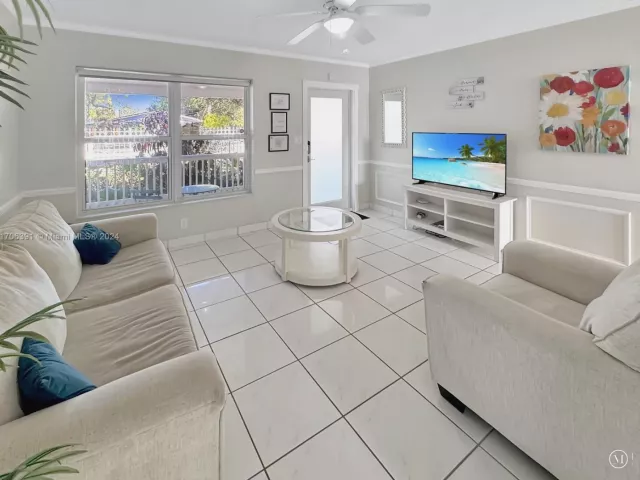 Продажа дома по адресу 1820 SW 11th Ct - фото 5564873