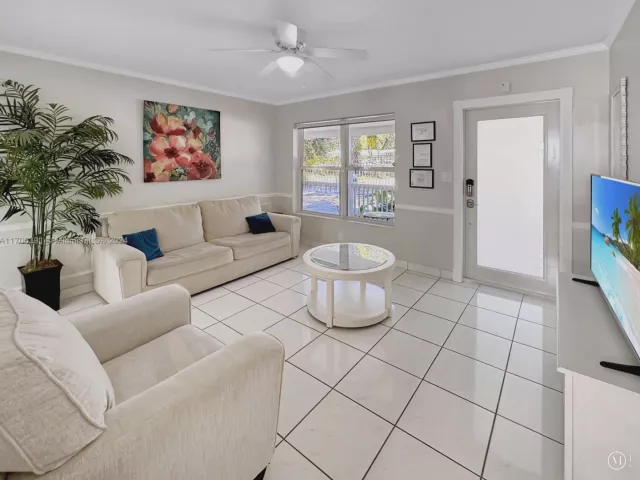 Продажа дома по адресу 1820 SW 11th Ct - фото 5564875