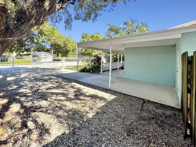 Продажа дома по адресу 1820 SW 11th Ct - фото 5564879