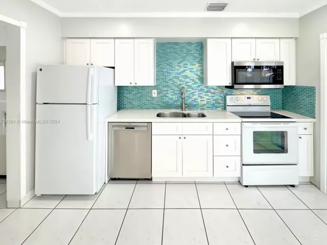 Продажа дома по адресу 1820 SW 11th Ct - фото 5564864