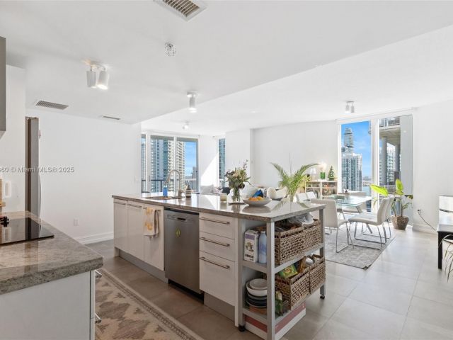 Продажа квартиры #3111 - фото 5618210