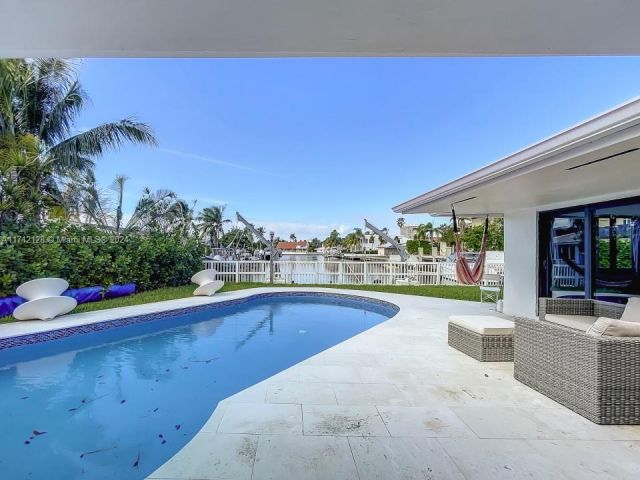 Продажа дома по адресу 3351 NE 164th St - фото 5581811