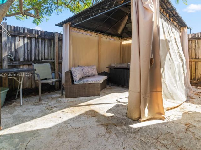 Продажа дома по адресу 2716 Polk St - фото 5874171