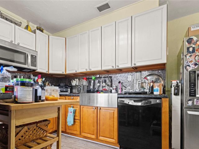 Продажа дома по адресу 2716 Polk St - фото 5874172