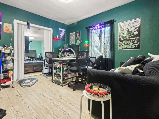 Продажа дома по адресу 2716 Polk St - фото 5874178