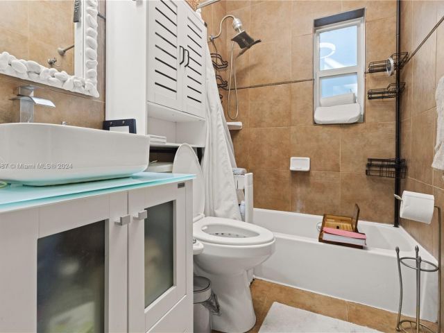 Продажа дома по адресу 2716 Polk St - фото 5874179