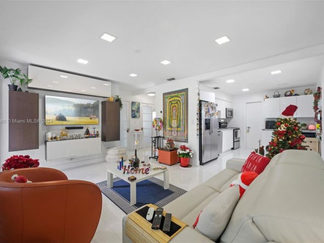 Продажа дома по адресу 1223 NW 2nd Ave - фото 5568621