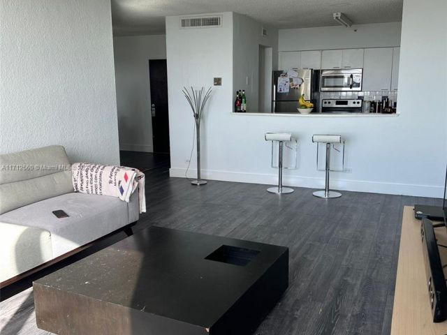 Продажа квартиры #1070S - фото 5604686