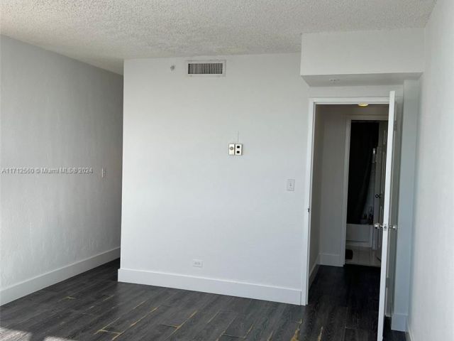 Продажа квартиры #1070S - фото 5604694