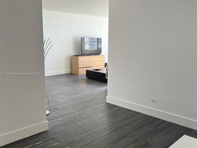 Продажа квартиры #1070S - фото 5604698