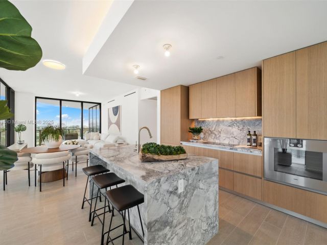 Продажа квартиры #1005 - фото 5710636