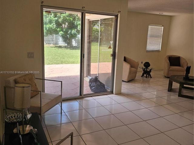 Продажа дома по адресу 14630 SW 148th Ct - фото 5741809