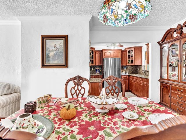 Продажа дома по адресу 2347 SW 18th St - фото 5970754