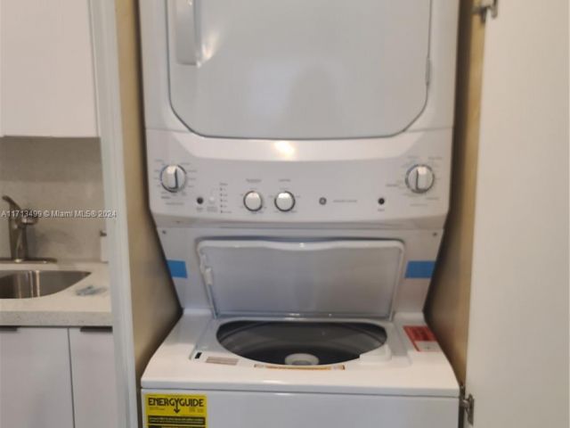 Продажа дома по адресу 1041 NW 32nd Pl - фото 6075634