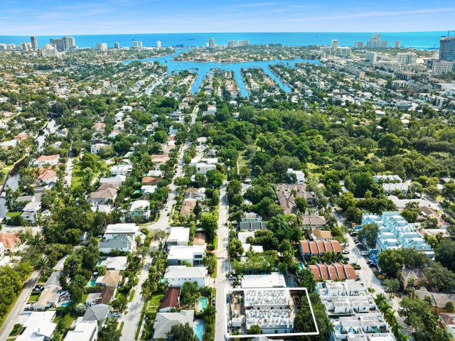 Продажа дома по адресу 808 SE 12th Street 808 - фото 5760492