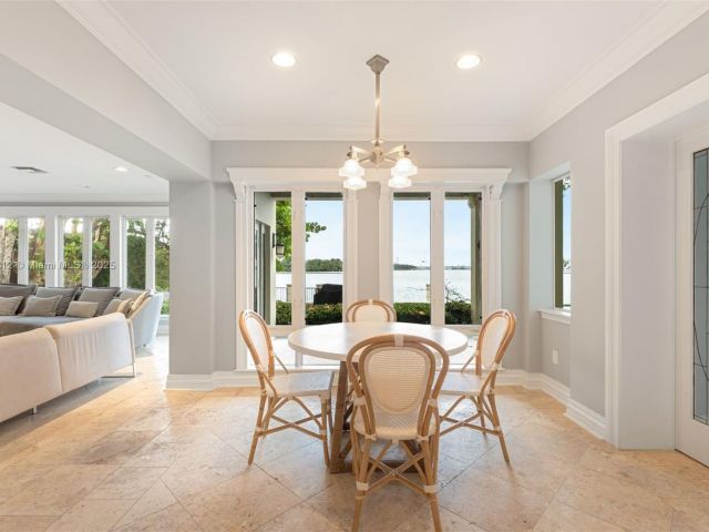 Продажа дома по адресу 11 E Rivo Alto Dr - фото 6618923