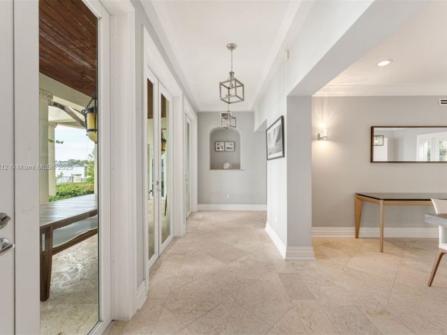 Продажа дома по адресу 11 E Rivo Alto Dr - фото 6618924