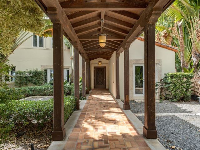 Продажа дома по адресу 11 E Rivo Alto Dr - фото 6618926