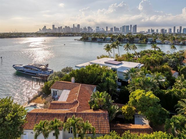 Продажа дома по адресу 11 E Rivo Alto Dr - фото 6618932