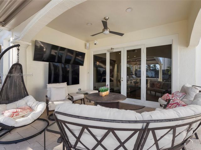 Дом в аренду по адресу 1555 Windjammer Way - фото 5711363