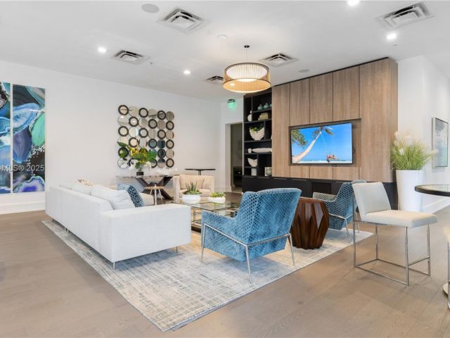 Продажа дома по адресу 8206 NW 43rd St - фото 5586032