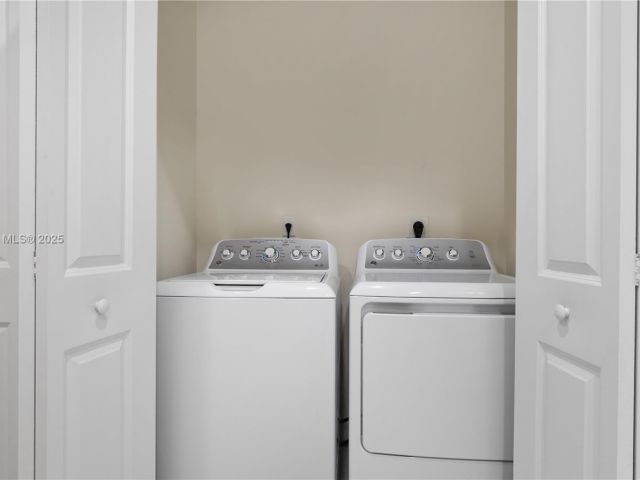 Продажа дома по адресу 8206 NW 43rd St - фото 5586038